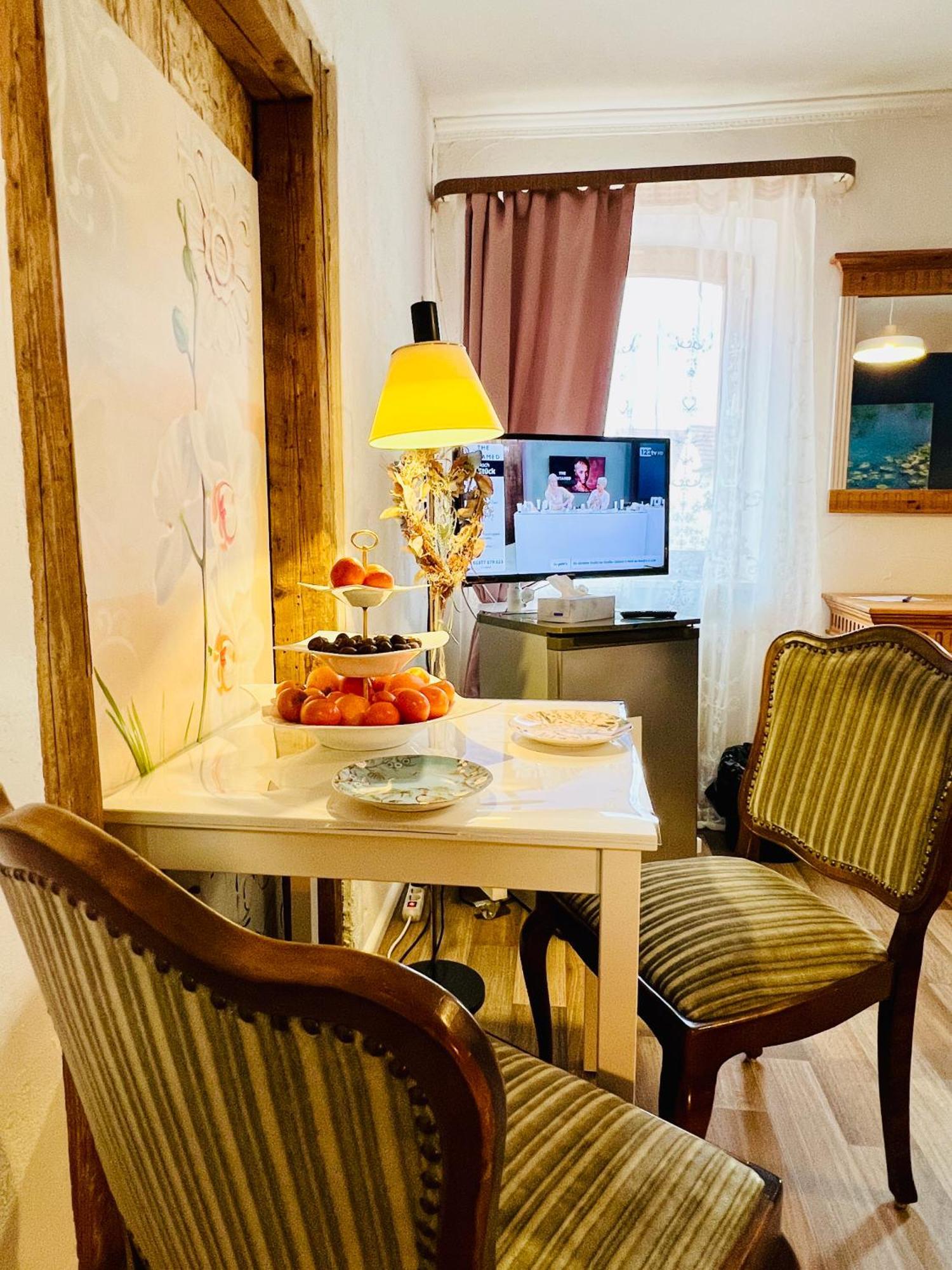 Apartment Amelie - Zimmer Mit Tv, W-Lan, Mikrowelle Und Kuehlschrank, Bad Mit Dusche 말터딩엔 외부 사진