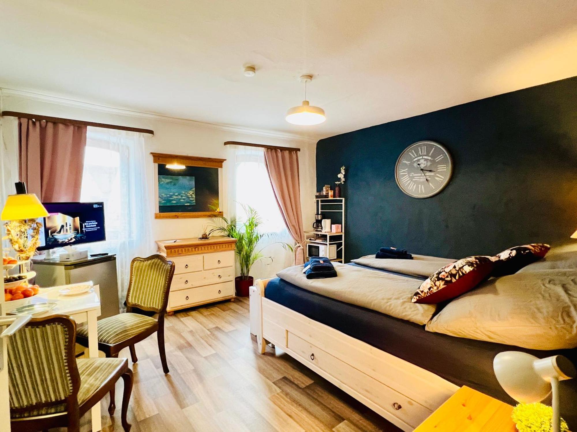 Apartment Amelie - Zimmer Mit Tv, W-Lan, Mikrowelle Und Kuehlschrank, Bad Mit Dusche 말터딩엔 외부 사진