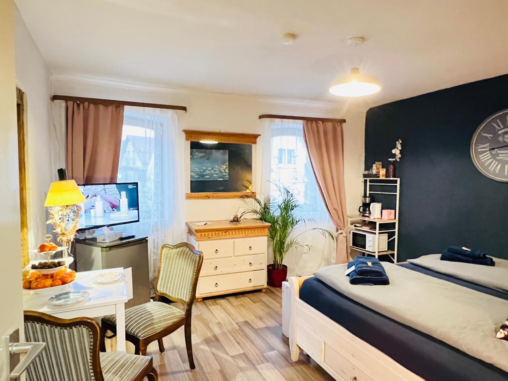 Apartment Amelie - Zimmer Mit Tv, W-Lan, Mikrowelle Und Kuehlschrank, Bad Mit Dusche 말터딩엔 외부 사진